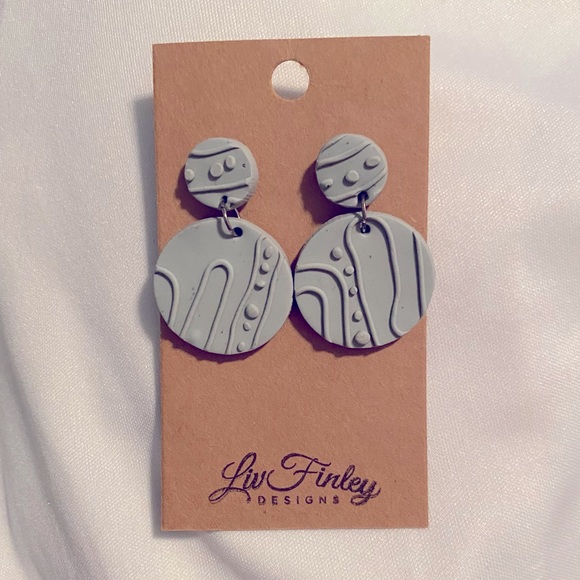 Liv Finley Designs Light Muted Green Dangly Earrings - Picture 4 of 4